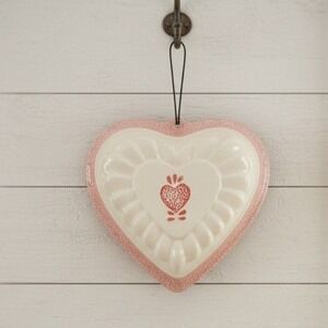Hartstone Ceramic Heart Shaped Wall Art,‎ Vintage Speckled Puff Sponge Design